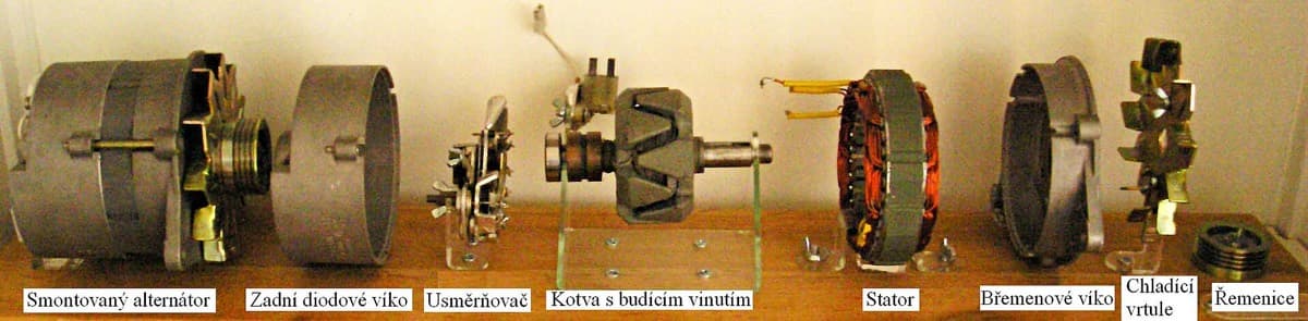 Sterownik silnika ECU Delphi — Opel Astra J 1.7 CDTI — zdjęcie ilustracyjne 1