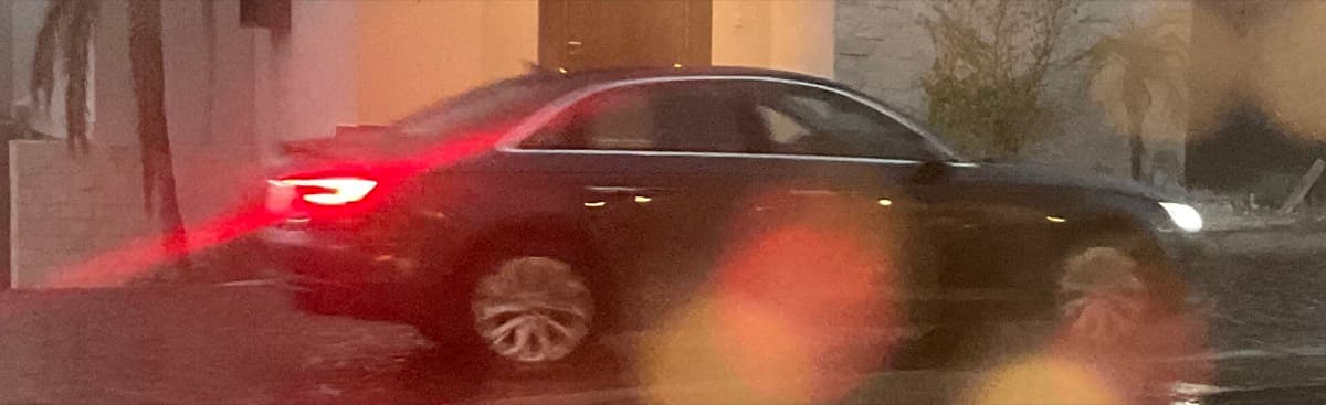 Zderzak przedni R-Line — VW Tiguan II, srebrny Tungsten — zdjęcie ilustracyjne 1