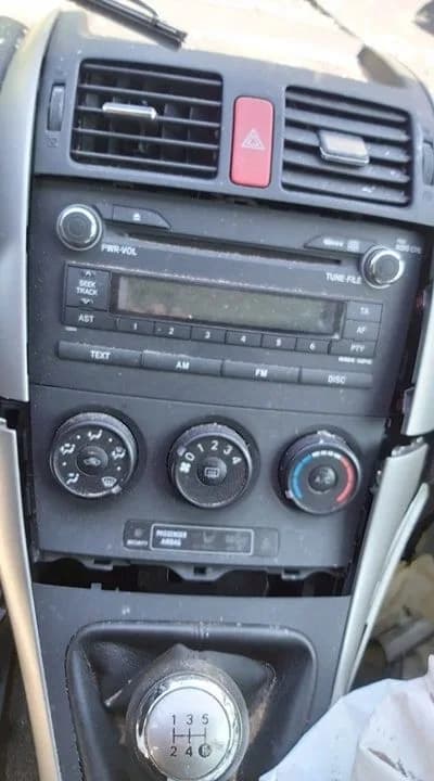 TOYOTA AURIS RADIO FABRYCZNE ORYGINAL CD – zdjęcie 1