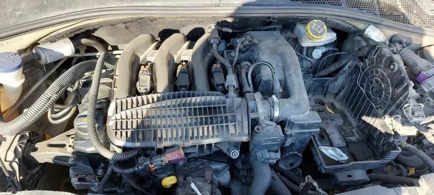 PEUGEOT 301 1,2 alternator – zdjęcie 1