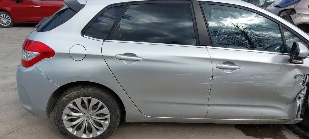 Citroen C4 ii 1,6 EHDI 112KM wtryskiwacz wtrysk – zdjęcie 5