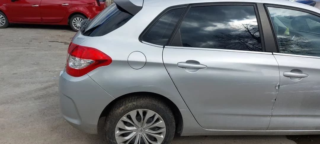 Citroen C4 ii 1,6 EHDI 112KM wtryskiwacz wtrysk – zdjęcie 6