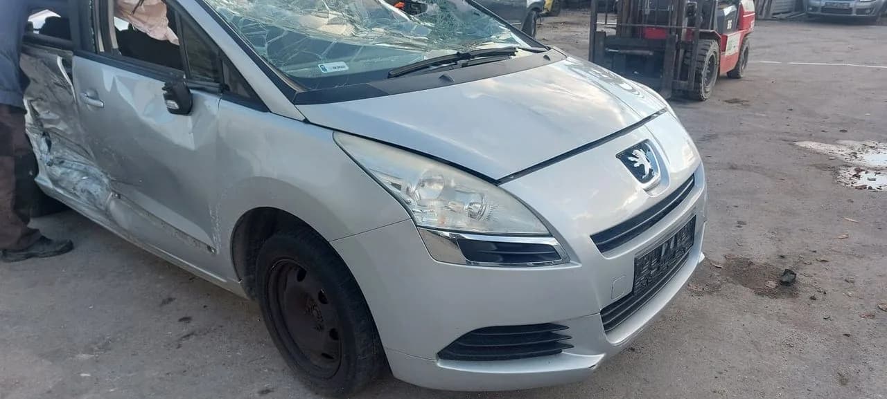 PEUGEOT 5008 EZRC błotnik prawy przód – zdjęcie 1