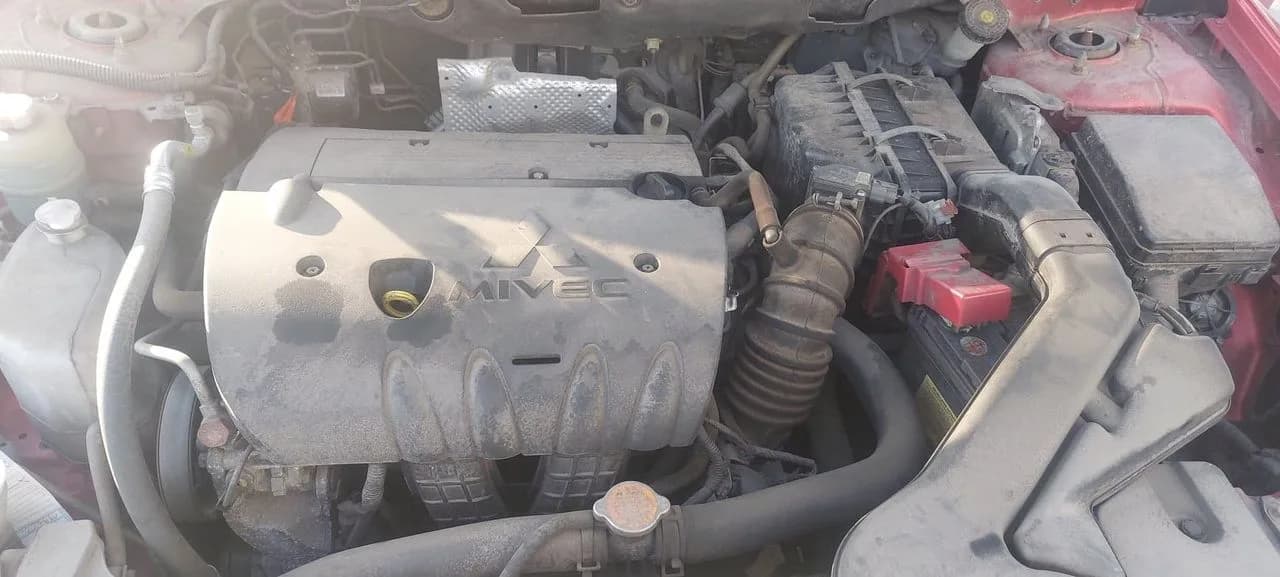 Mitsubishi Lancer x 1,8 wentylator obudowa komplet – zdjęcie 1