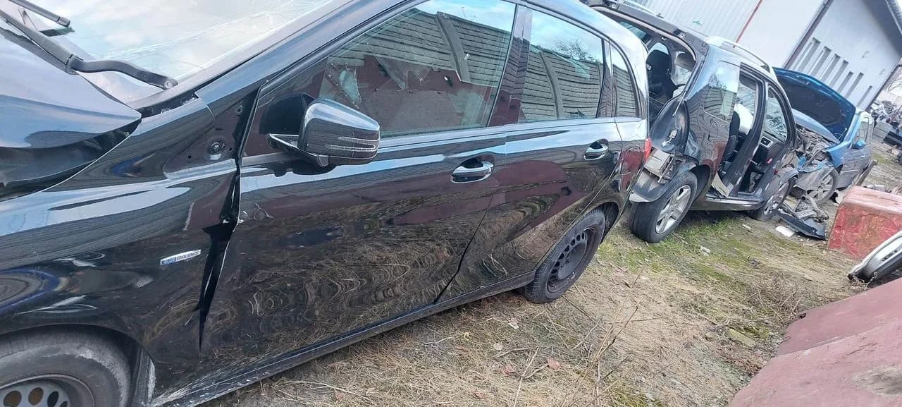 Mercedes b klasa w246 drzwi lewy przód komplet 191 – zdjęcie 1