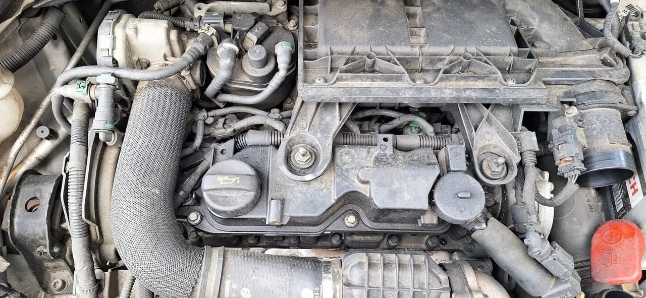 Peugeot 208 1,4 ehdi 70km kompresor pompa klimatyzacji – zdjęcie 1