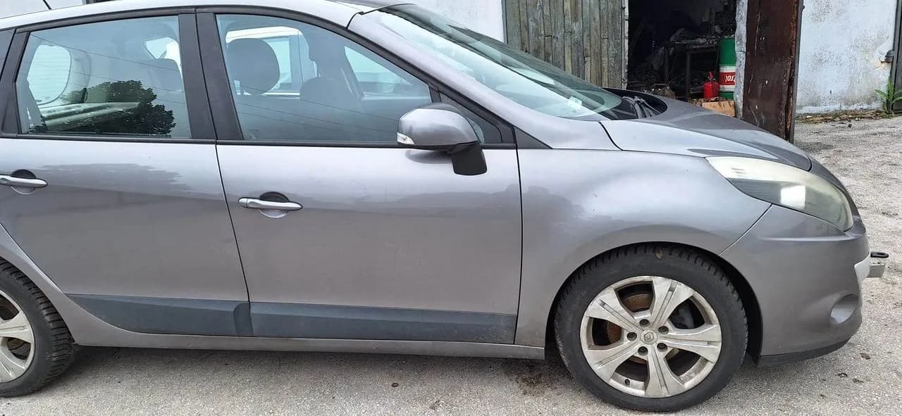 Renault Scenic iii TEKNG błotnik prawy przód – zdjęcie 1