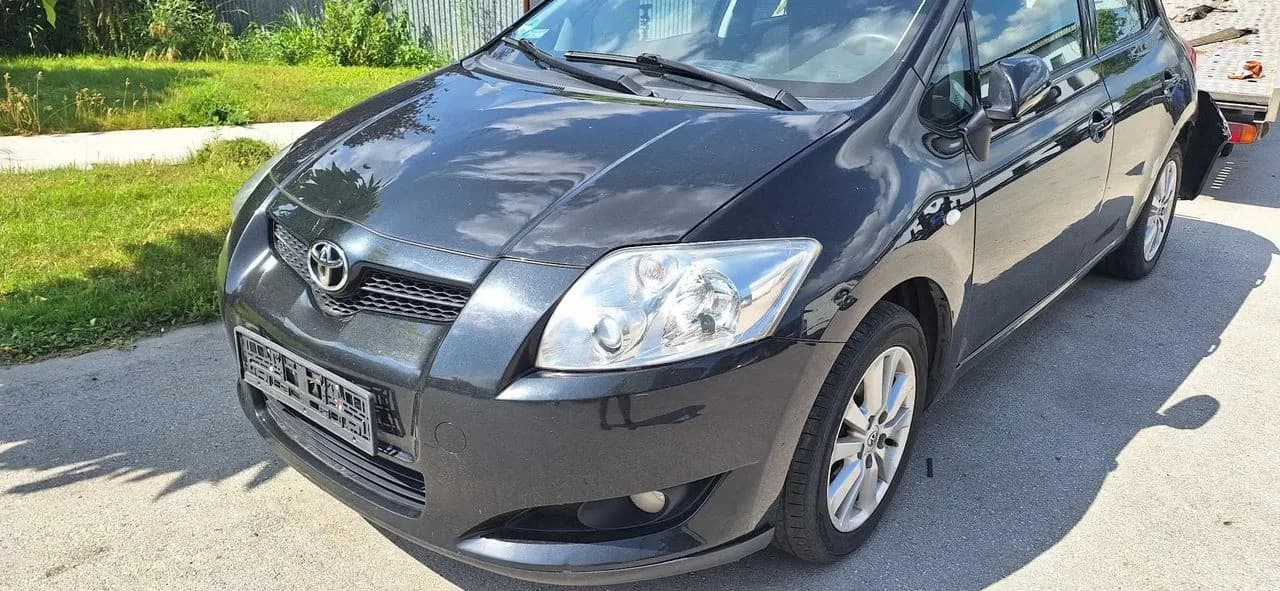 Toyota auris I 1,4 97km sanki wózek belka pod silnik – zdjęcie 1