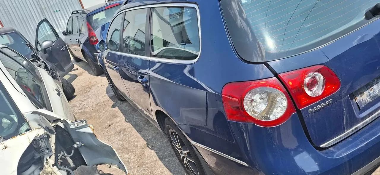Volkswagen passat B6 LA5E lusterko prawe – zdjęcie 5