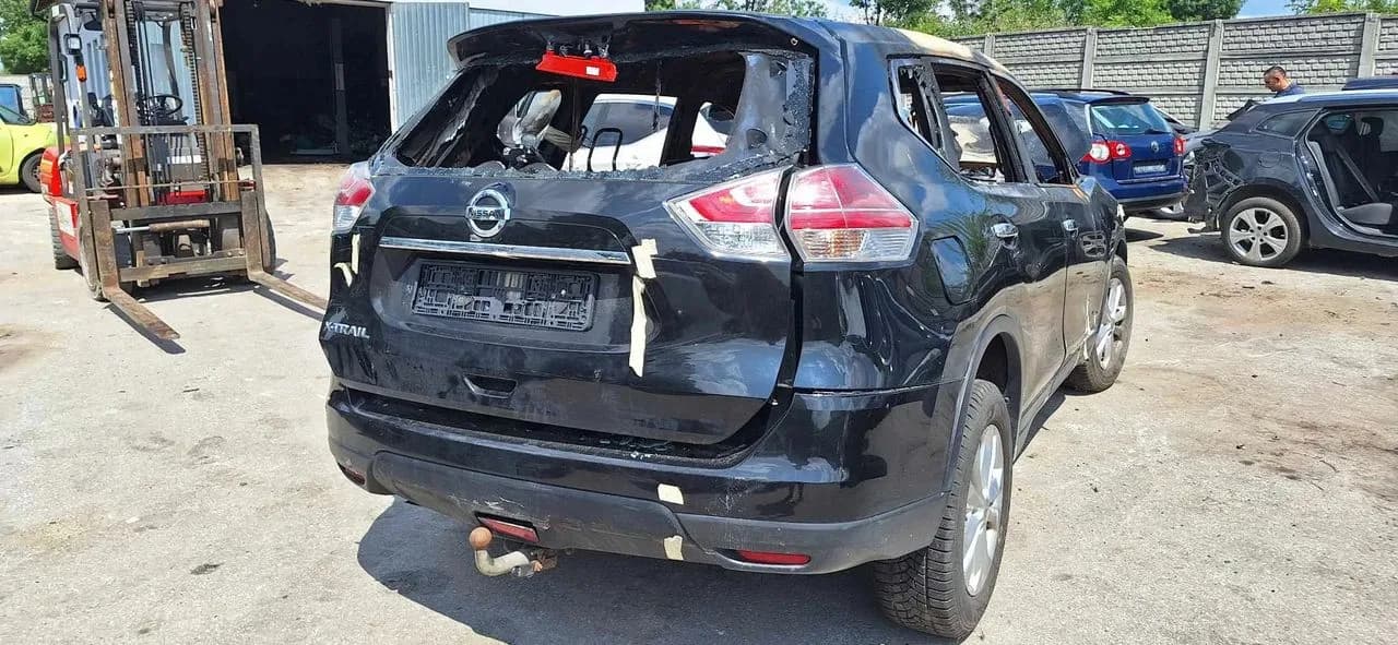 Nissan xtrail T32 zderzak komplet tył – zdjęcie 1