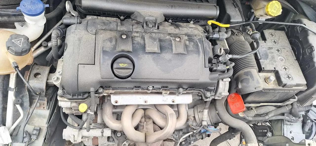 Peugeot 208 1,6vti 120km kompresor pompa klimatyzacji – zdjęcie 1