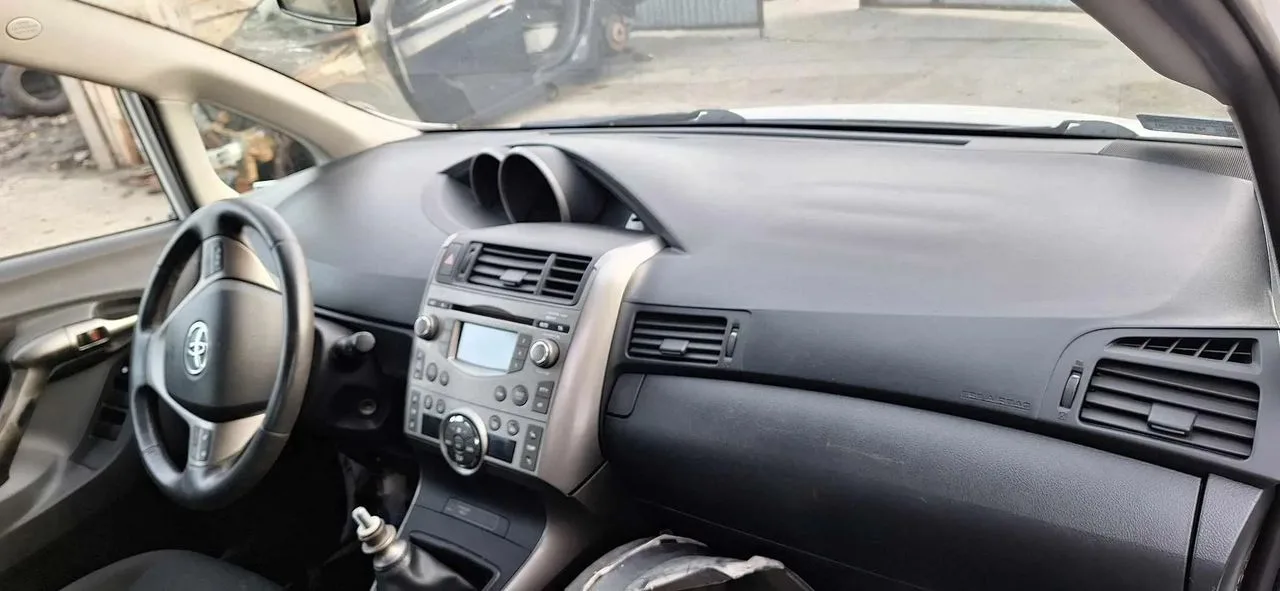 Toyota Verso radio oryginał fabryczne – zdjęcie 1