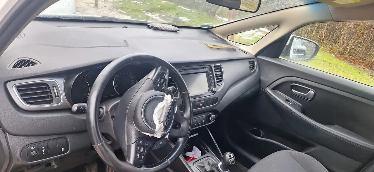 Kia Carens IV 1,7CRDI 116KM piasta zwrotnica przód prawa lewa – zdjęcie 7