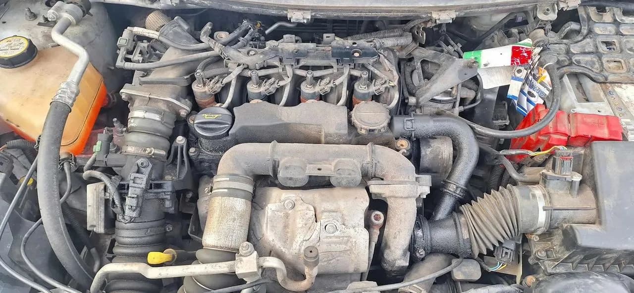 Ford Fiesta mk7 1,6TDCI alternator – zdjęcie 1