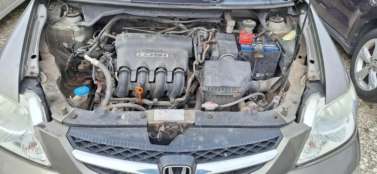 Honda CITY IV lift 1,4 alternator – zdjęcie 1