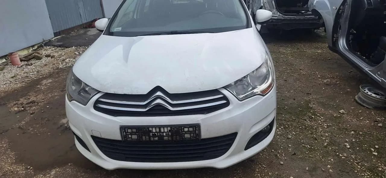 Citroen C4 II B7 pas przedni przód – zdjęcie 1