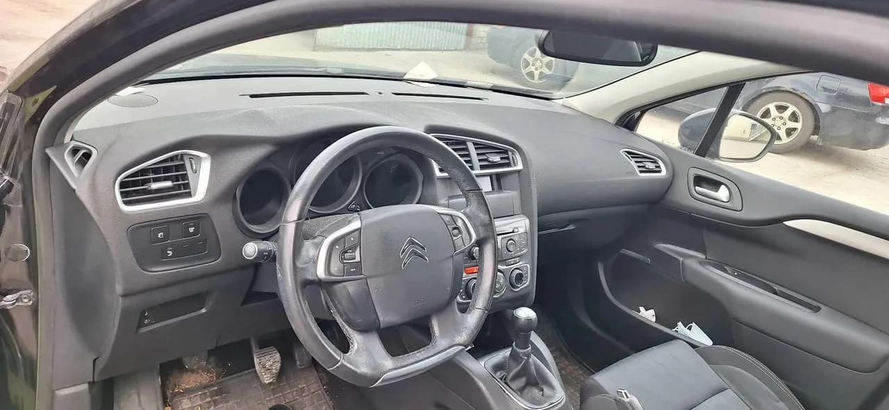 Citroen C4 II B7 półka tył roleta bagaznika – zdjęcie 2