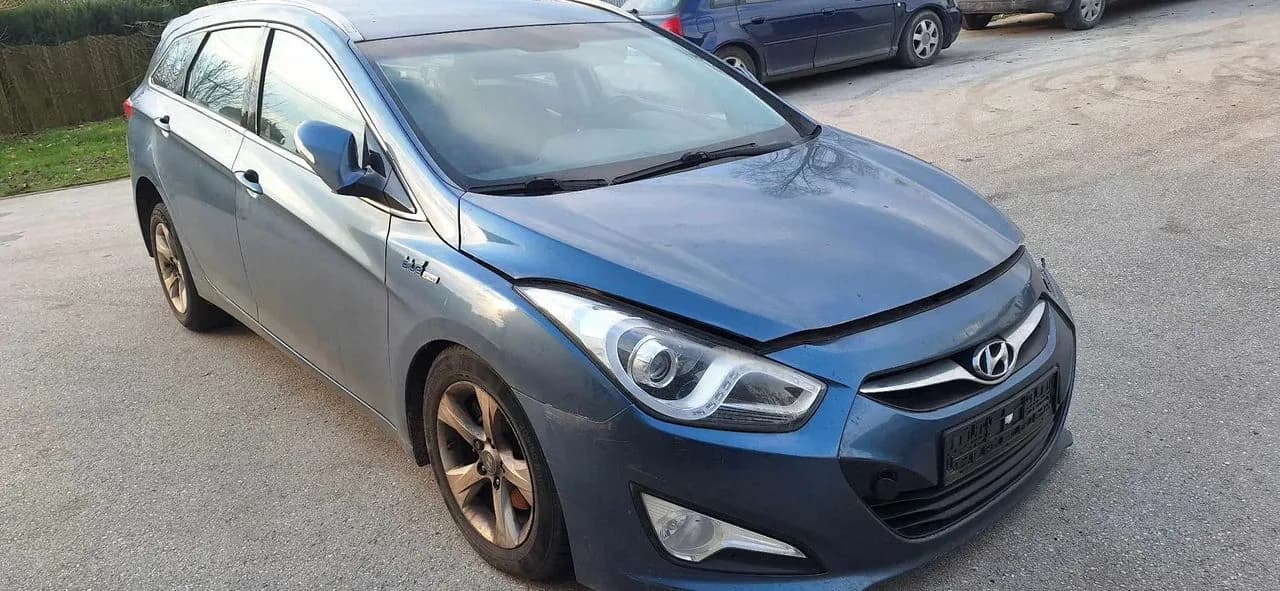 Hyundai I40 1,7CRDI 115KM półoś prawa – zdjęcie 1