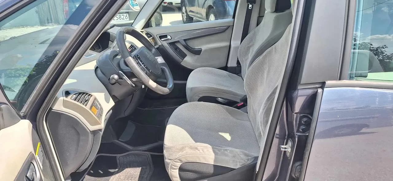 Citroen C4 Picasso I 1,6HDI rozrusznik – zdjęcie 4