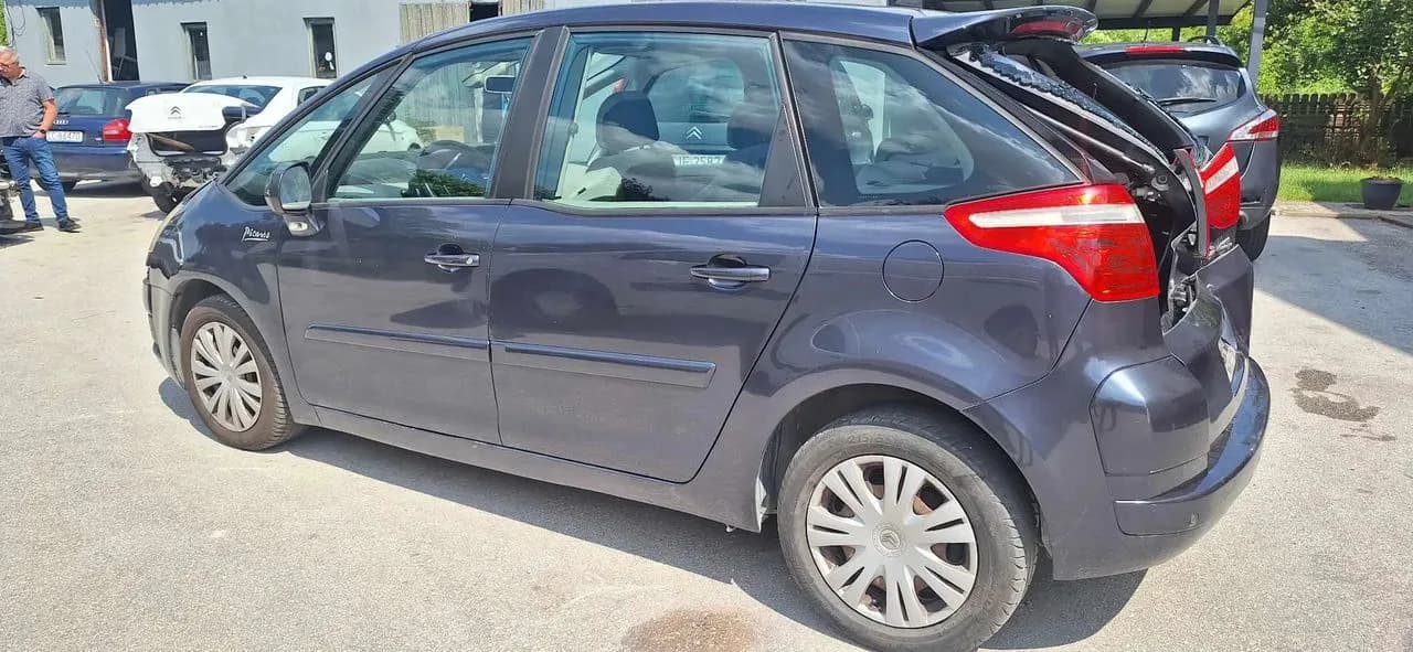 Citroen C4 Picasso I 1,6HDI rozrusznik – zdjęcie 9