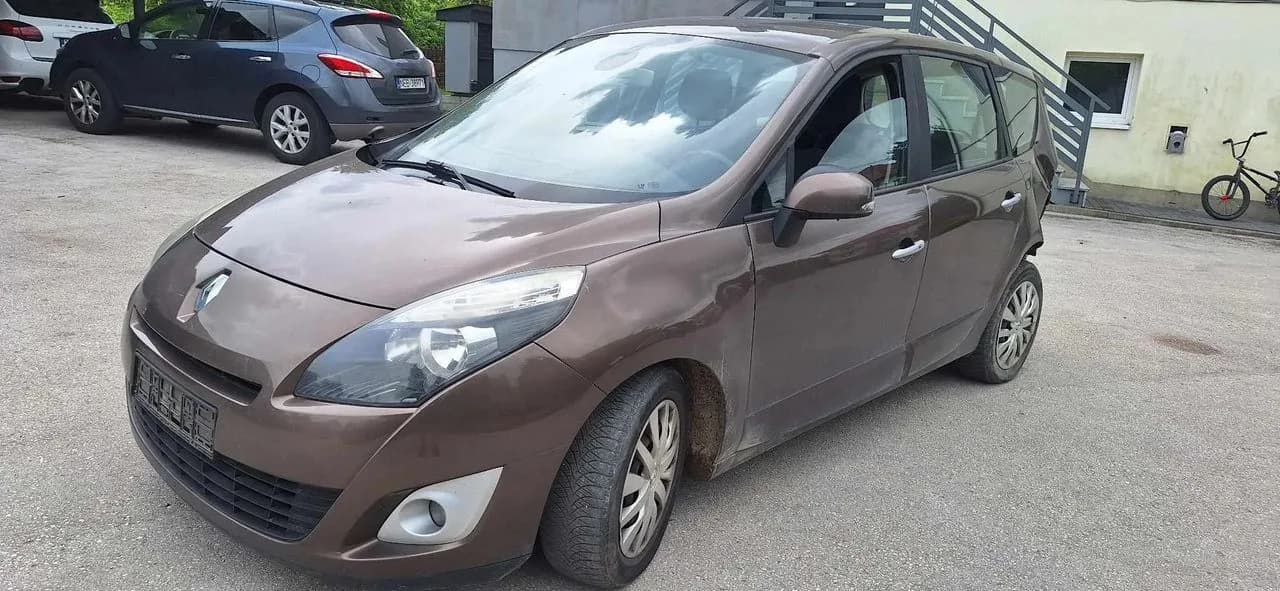 Renault Scenic III TECNB błotnik lewy – zdjęcie 1