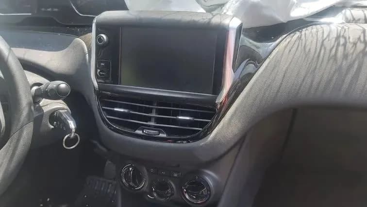 Peugeot 2008 radio nawigacja oryginał komplet – zdjęcie 1