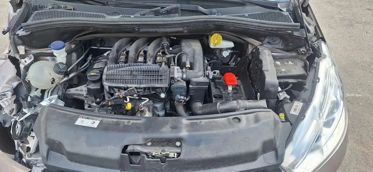 Peugeot 208 1,2VTI 82KM skrzynia biegów – zdjęcie 1