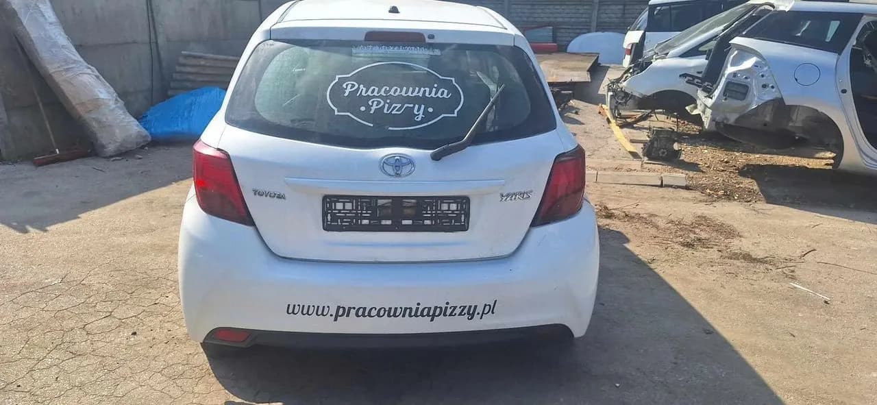 Toyota YARIS III lift belka wzmocnienie zderzaka tył – zdjęcie 1