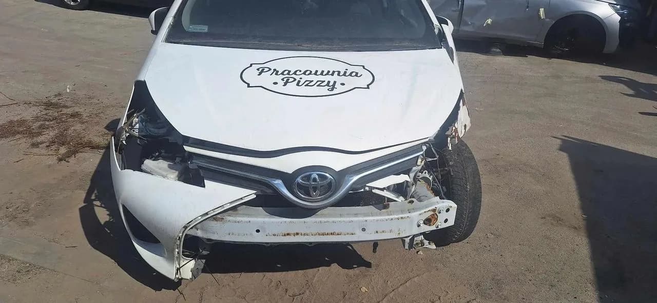 Toyota YARIS III lift belka wzmocnienie zderzaka przód – zdjęcie 1
