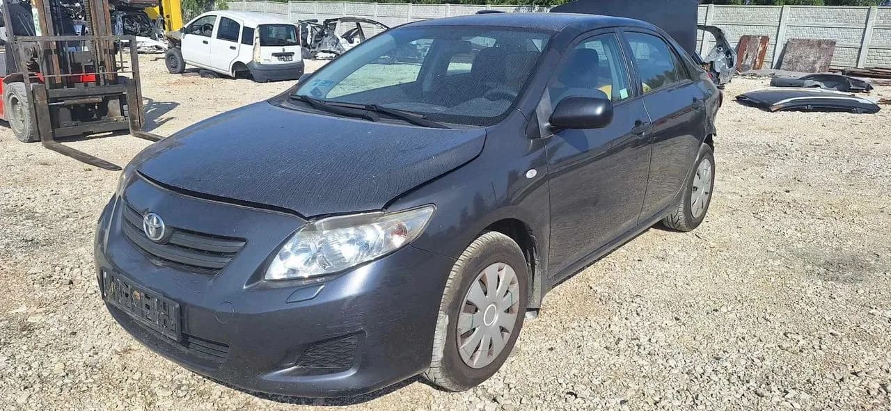 Toyota COROLLA E15 1,4D4D 90KM piasta zwrotnica przód prawa – zdjęcie 1