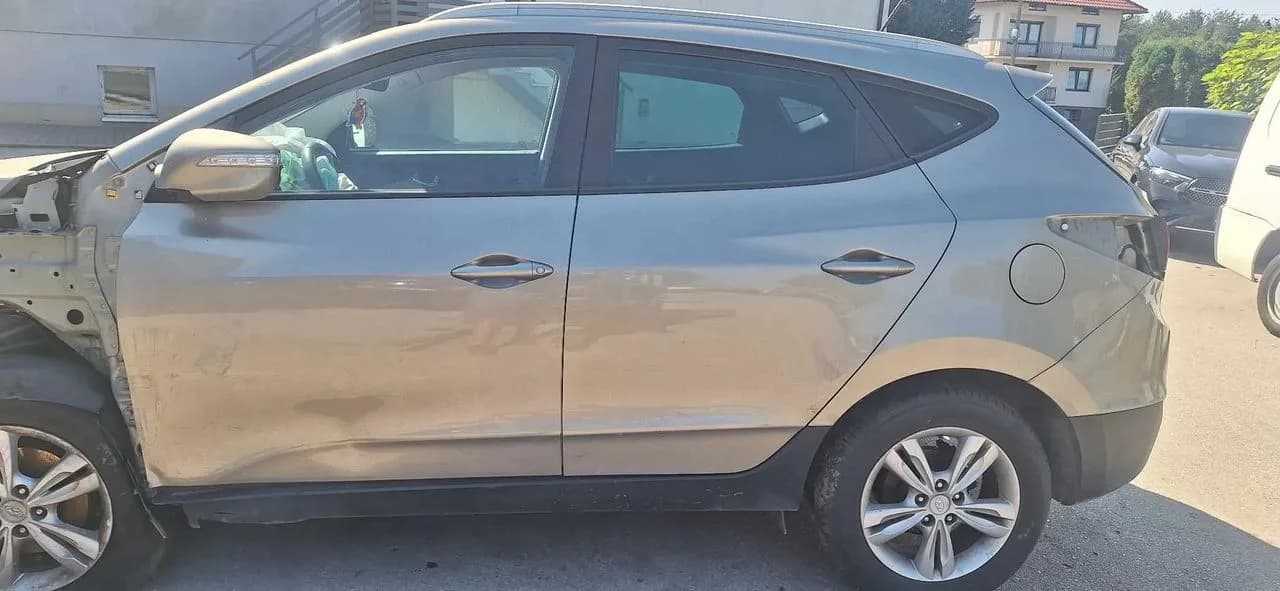 Hyundai IX35 lampa prawy przód – zdjęcie 9