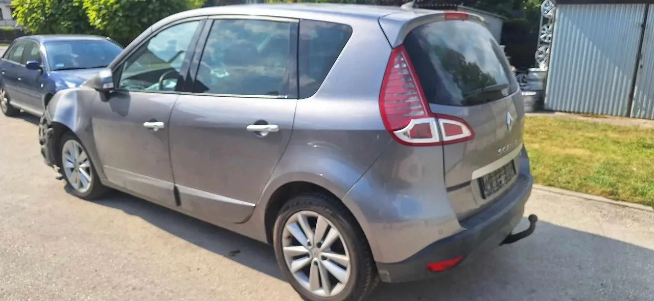 Renault Scenic III TEKNG zderzak tył bok lewy naroznik – zdjęcie 1