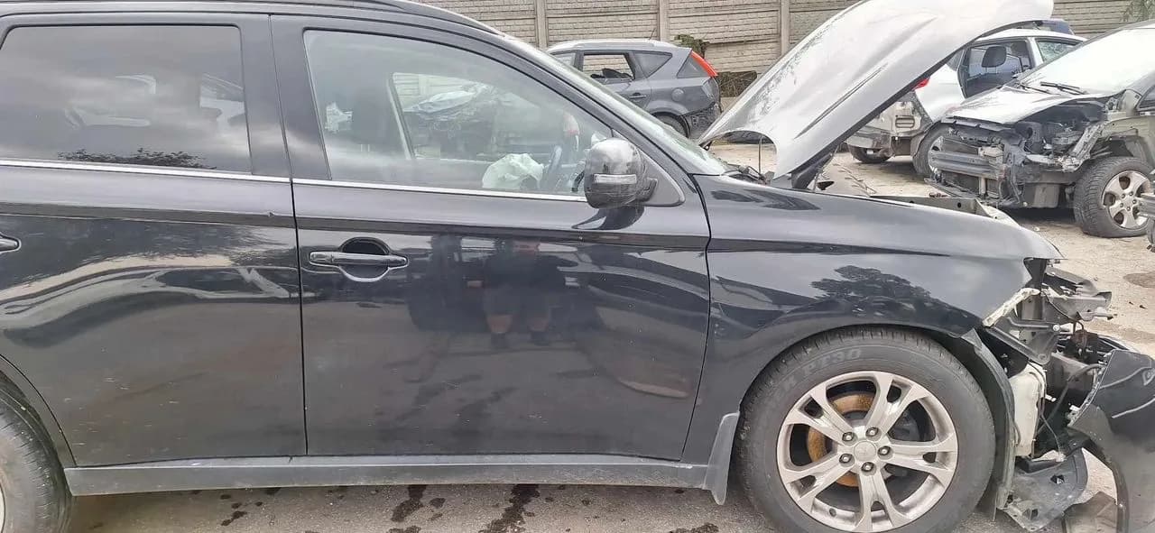 Mitsubishi Outlander III 2,0 150KM piasta zwrotnica prawy przód – zdjęcie 1