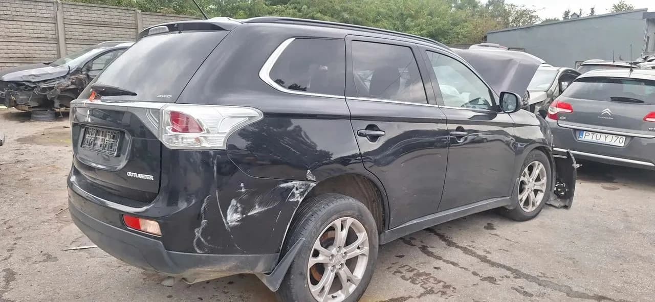 Mitsubishi Outlander III (2012–)