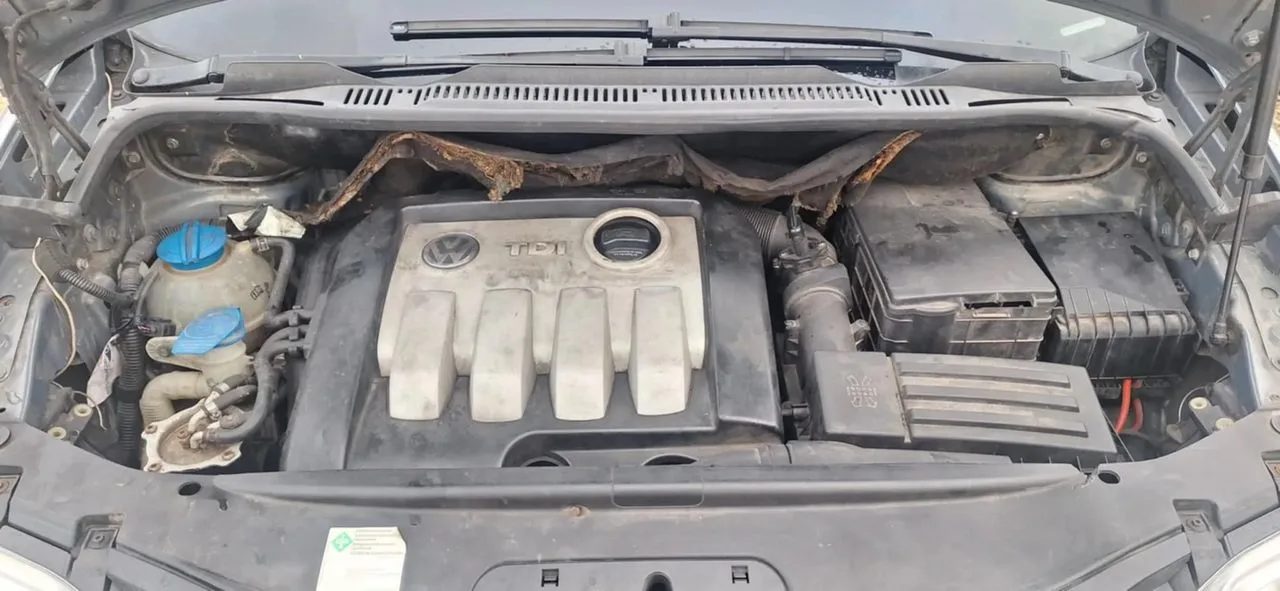 Volkswagen Touran I (2003–2010)