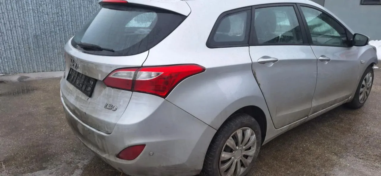 HYUNDAI I30 II kombi RAH pas tylny wanna – zdjęcie 1