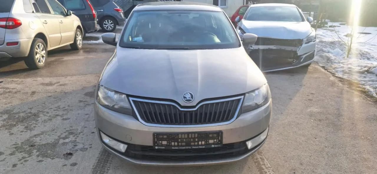 SKODA RAPID lampa lewy przód europa – zdjęcie 1