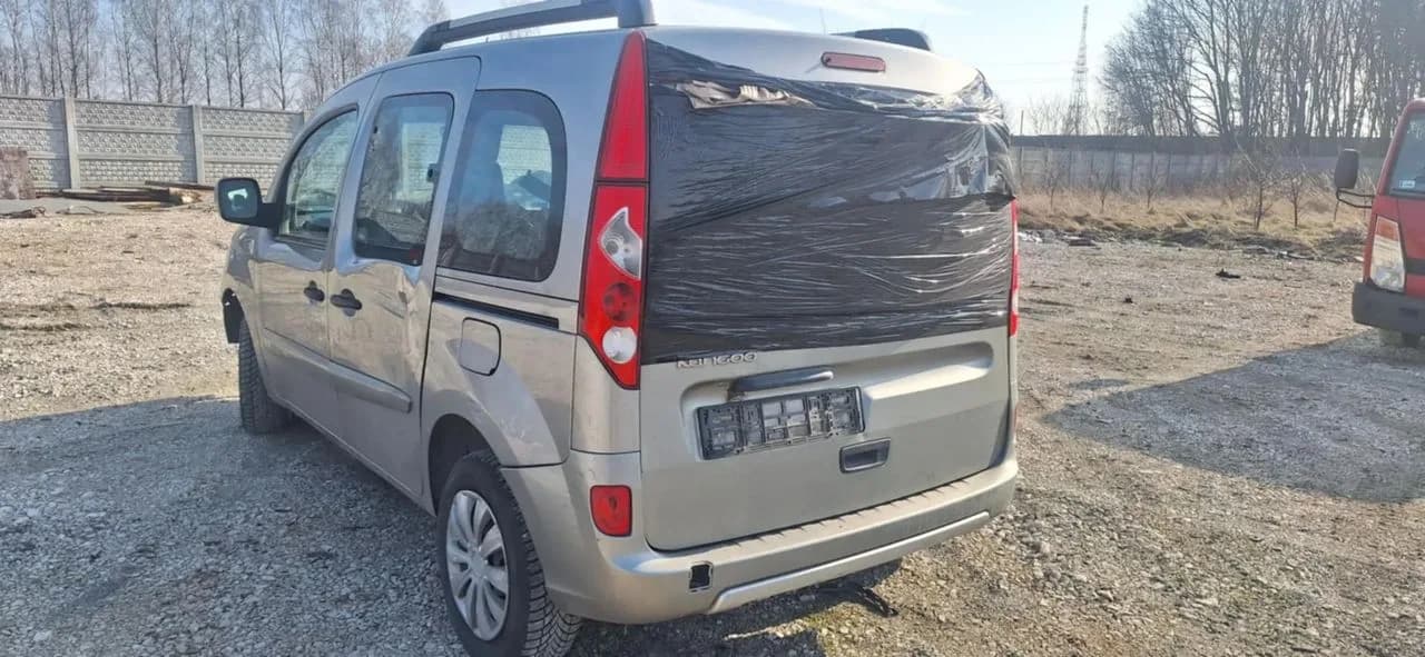 Renault KANGOO II lampa lewy tył – zdjęcie 1