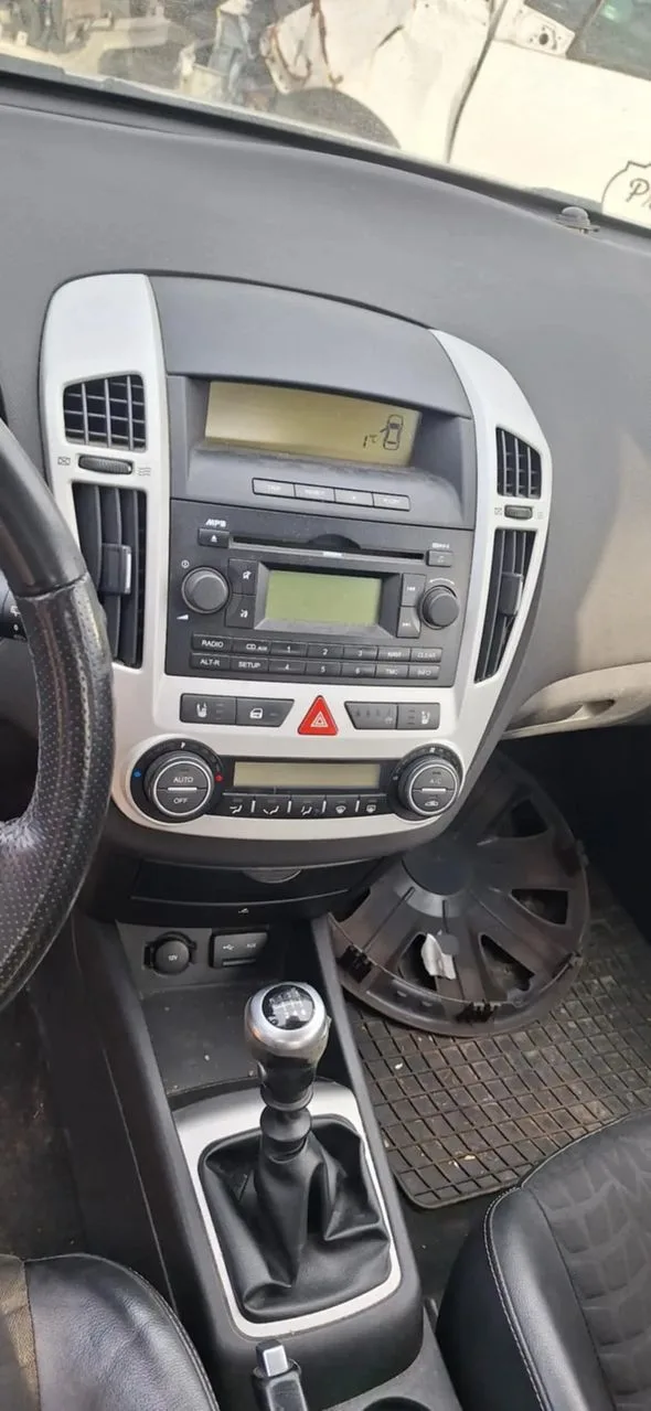 KIA CEED radio oryginał fabryczne – zdjęcie 1