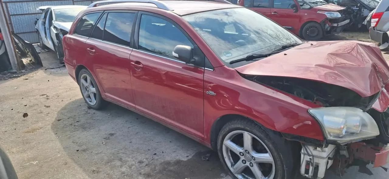 TOYOTA AVENSIS T25 lift lusterko prawe – zdjęcie 1