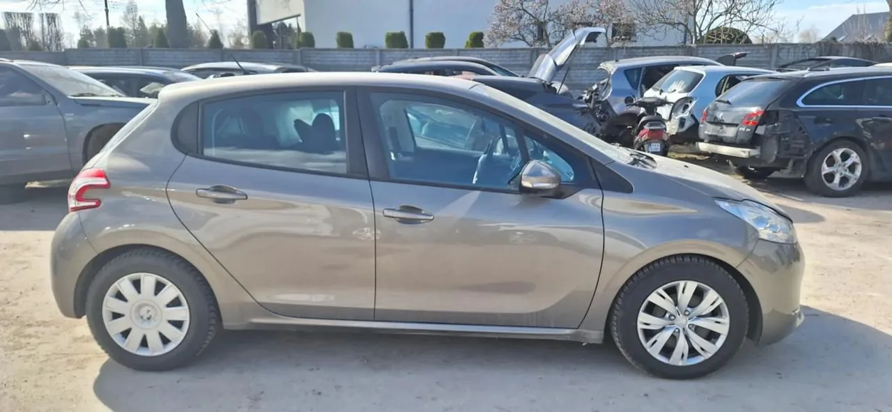PEUGEOT 208 KCL błotnik prawy tył – zdjęcie 1