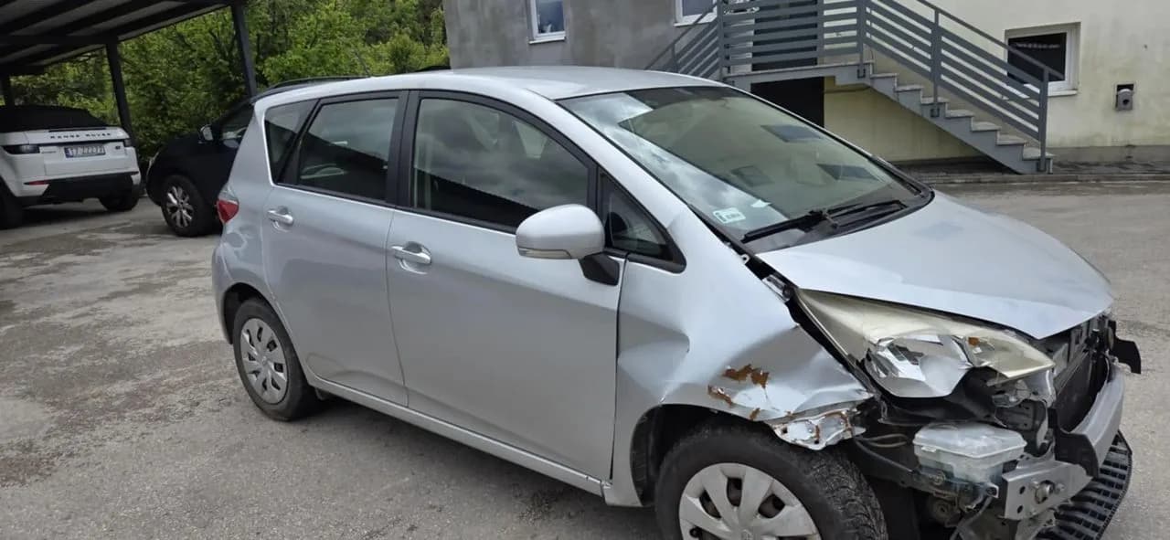 TOYOTA VERSO S 1,4 D4D półoś prawy przód – zdjęcie 1