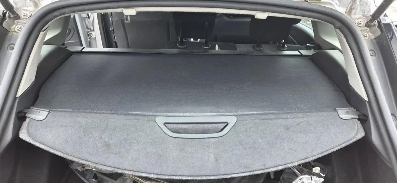 Renault Clio IV roleta bagażnika tył kombi – zdjęcie 1