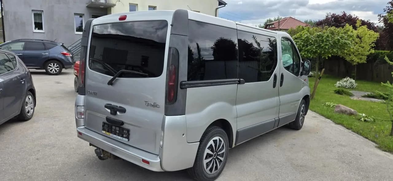 RENAULT TRAFIC II VIVARO boki zderzaka tył lewy – zdjęcie 1