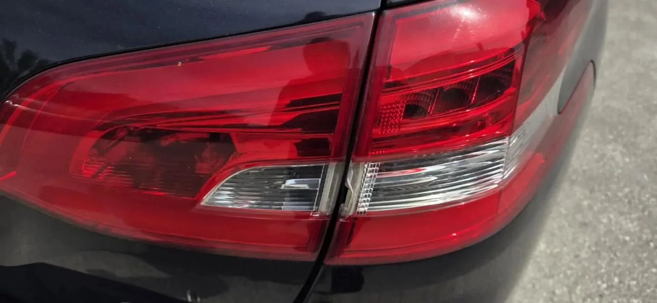 PEUGEOT 308 T9 SW lampa prawy tył w błotnik – zdjęcie 3