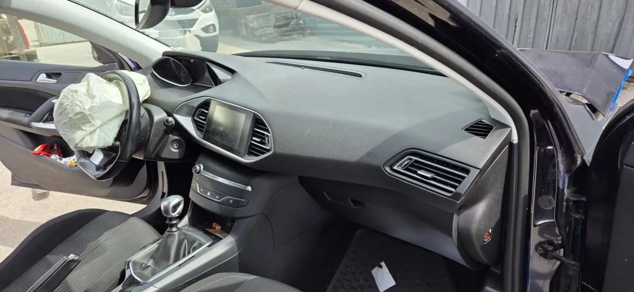PEUGEOT 308 T9 SW lampa prawy tył w błotnik – zdjęcie 6