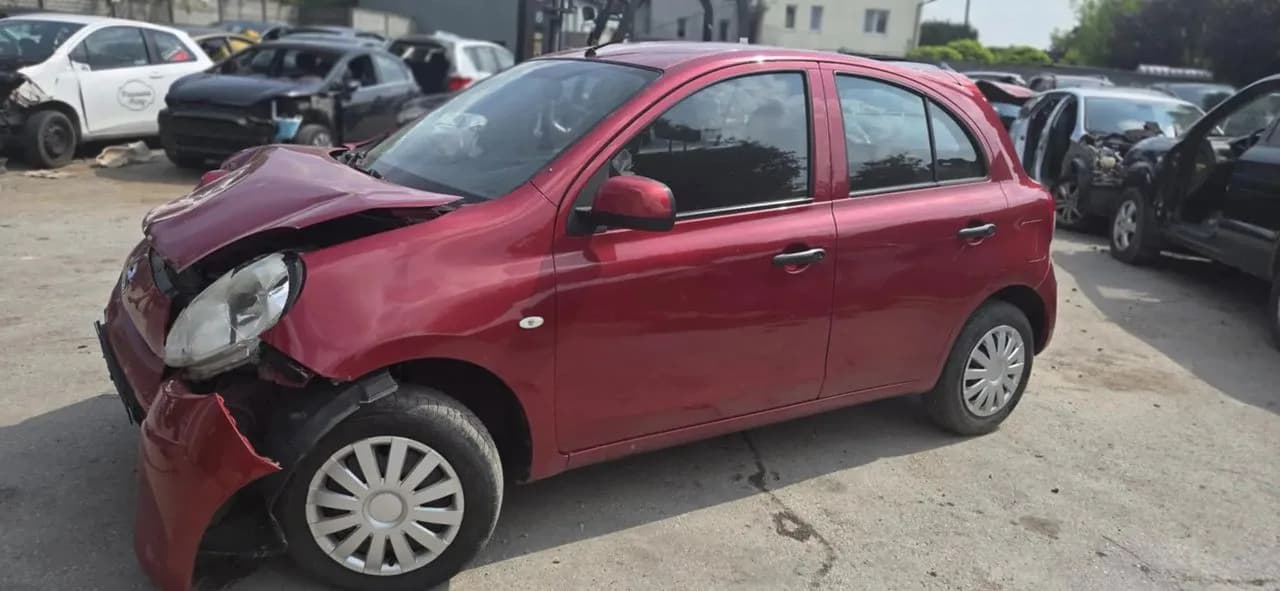 NISSAN MICRA K13 AY4 błotnik lewy przód – zdjęcie 1