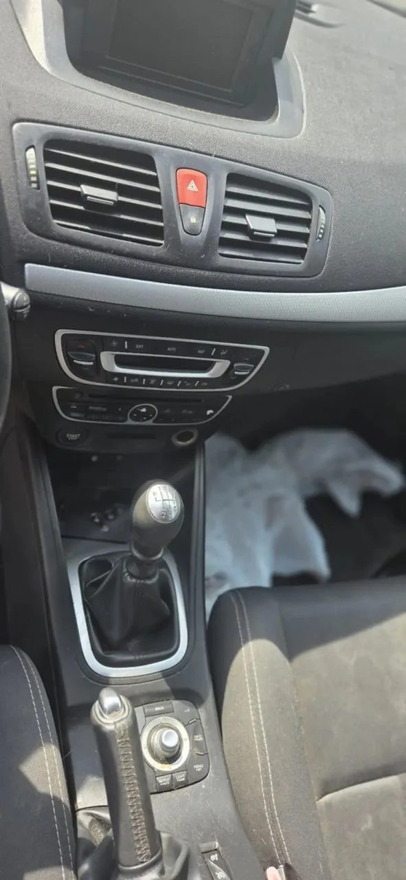 RENAULT MEGANE III radio oryginał fabryczne – zdjęcie 1