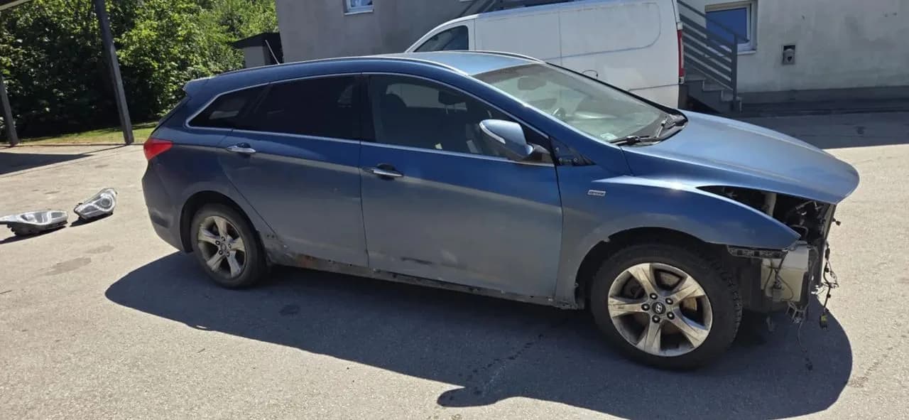 HYUNDAI I40 YU6 kombi drzwi prawy tył komplet – zdjęcie 1