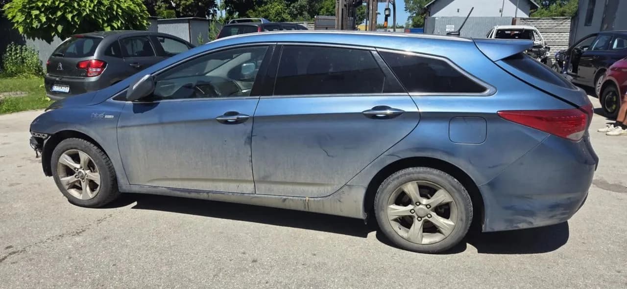 HYUNDAI I40 YU6 kombi błotnik lewy tył – zdjęcie 1